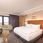 Adina Aparthotel 4*