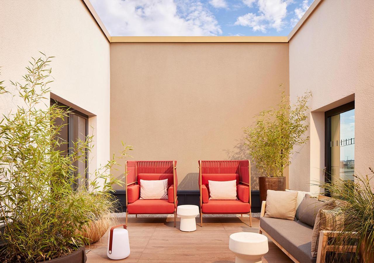 Adina Aparthotel 4*