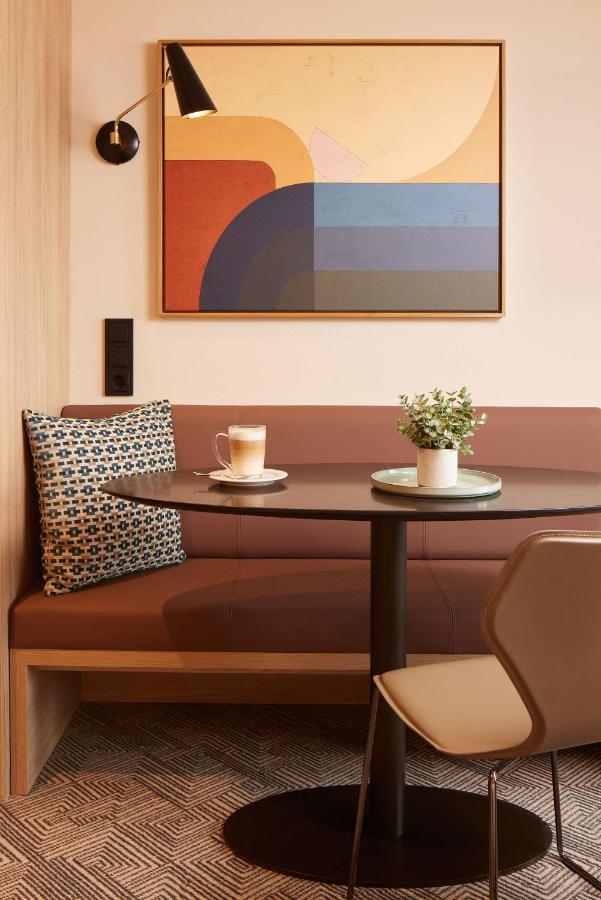 Adina Aparthotel 4*