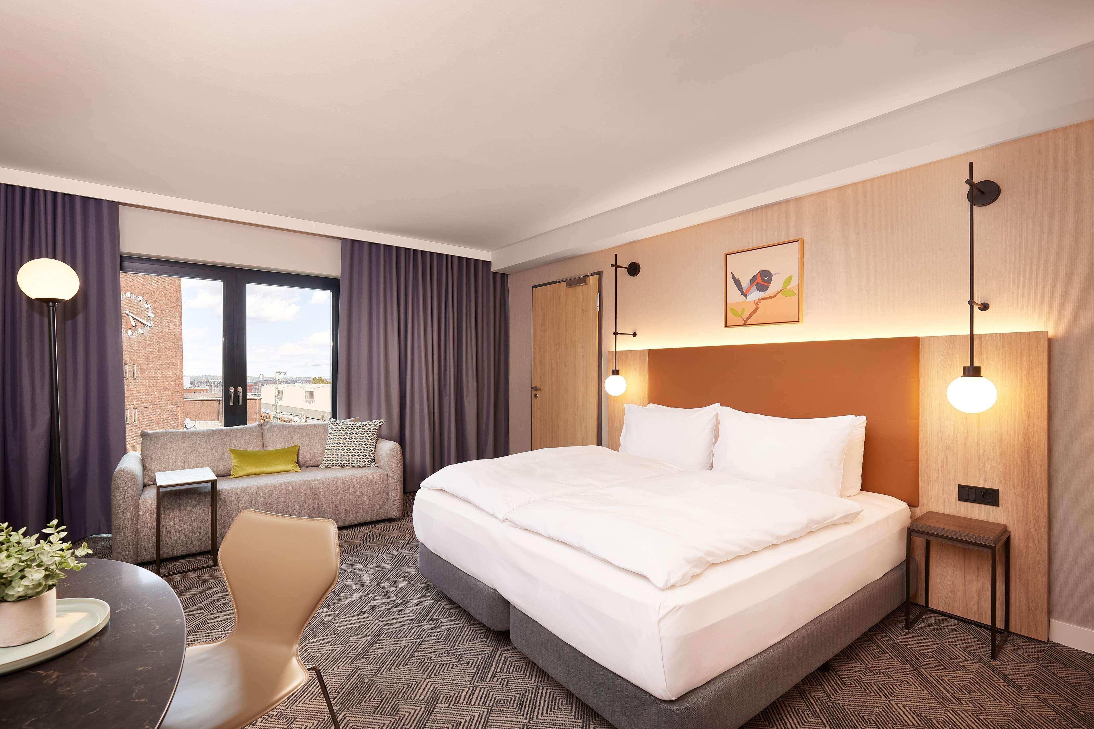 Adina Aparthotel 4*