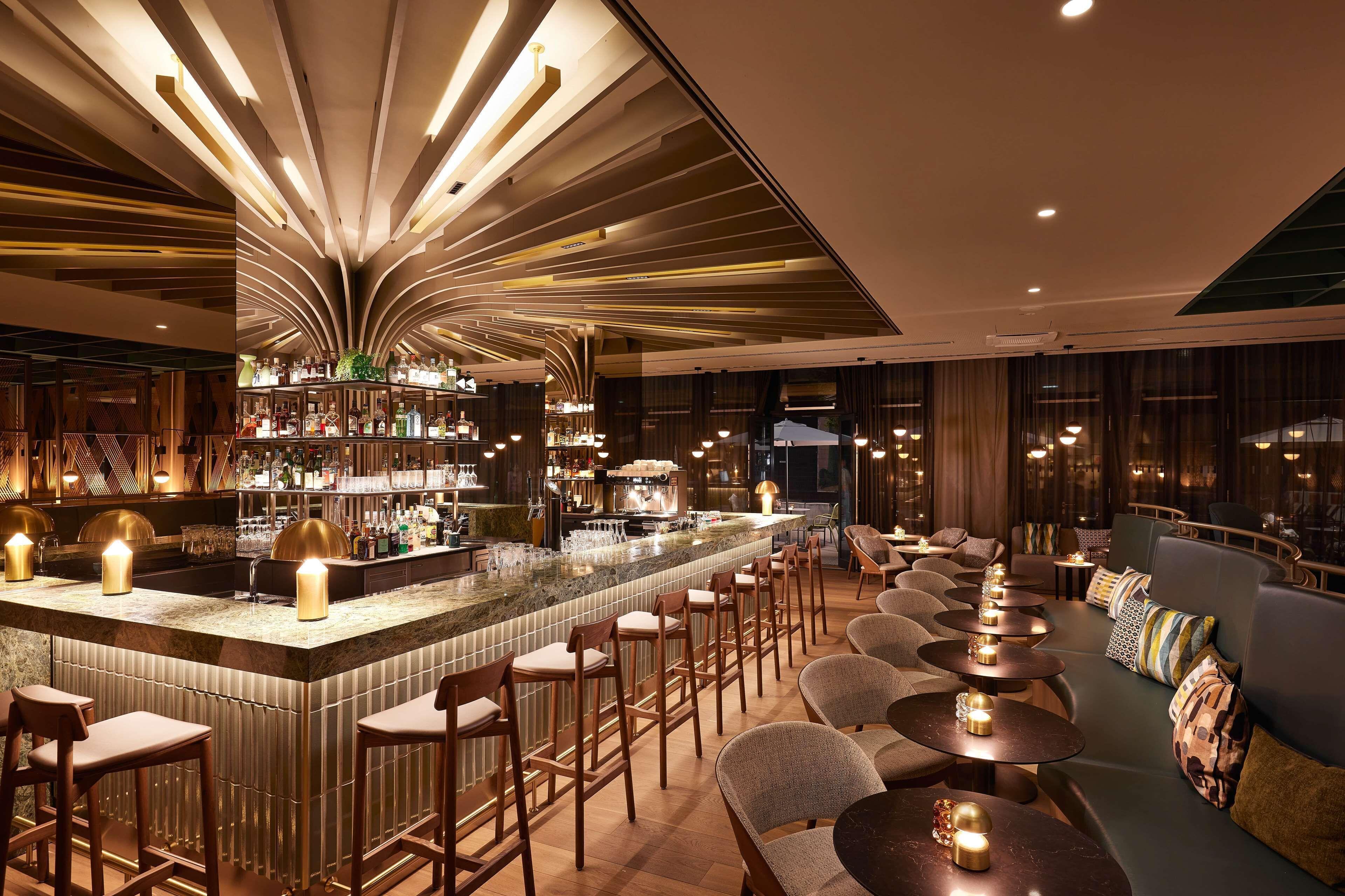 Adina Aparthotel 4*